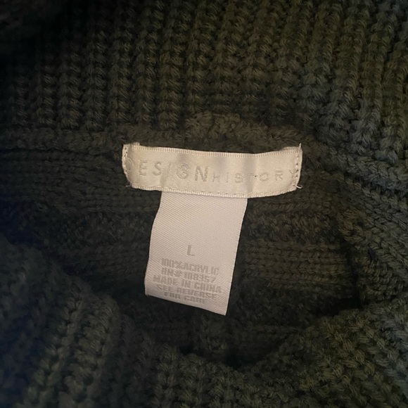 Design History Green Cable Knit Poncho Sweater with Turtleneck - Picture 4 of 5